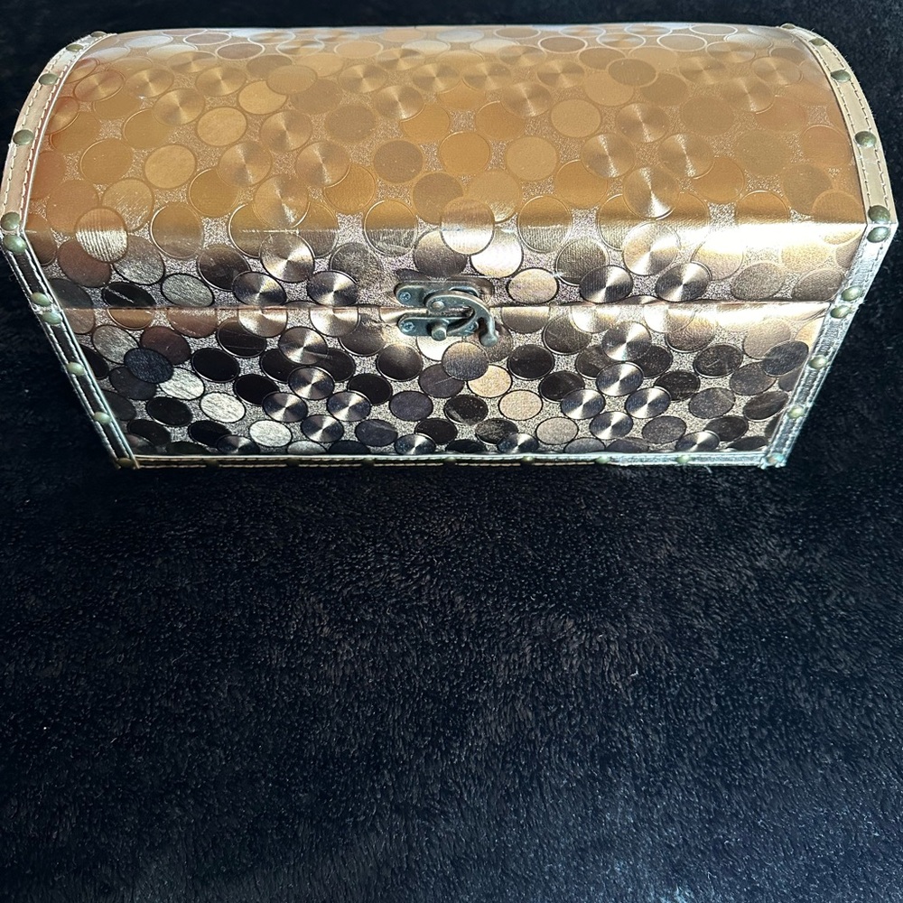 Treasure style box